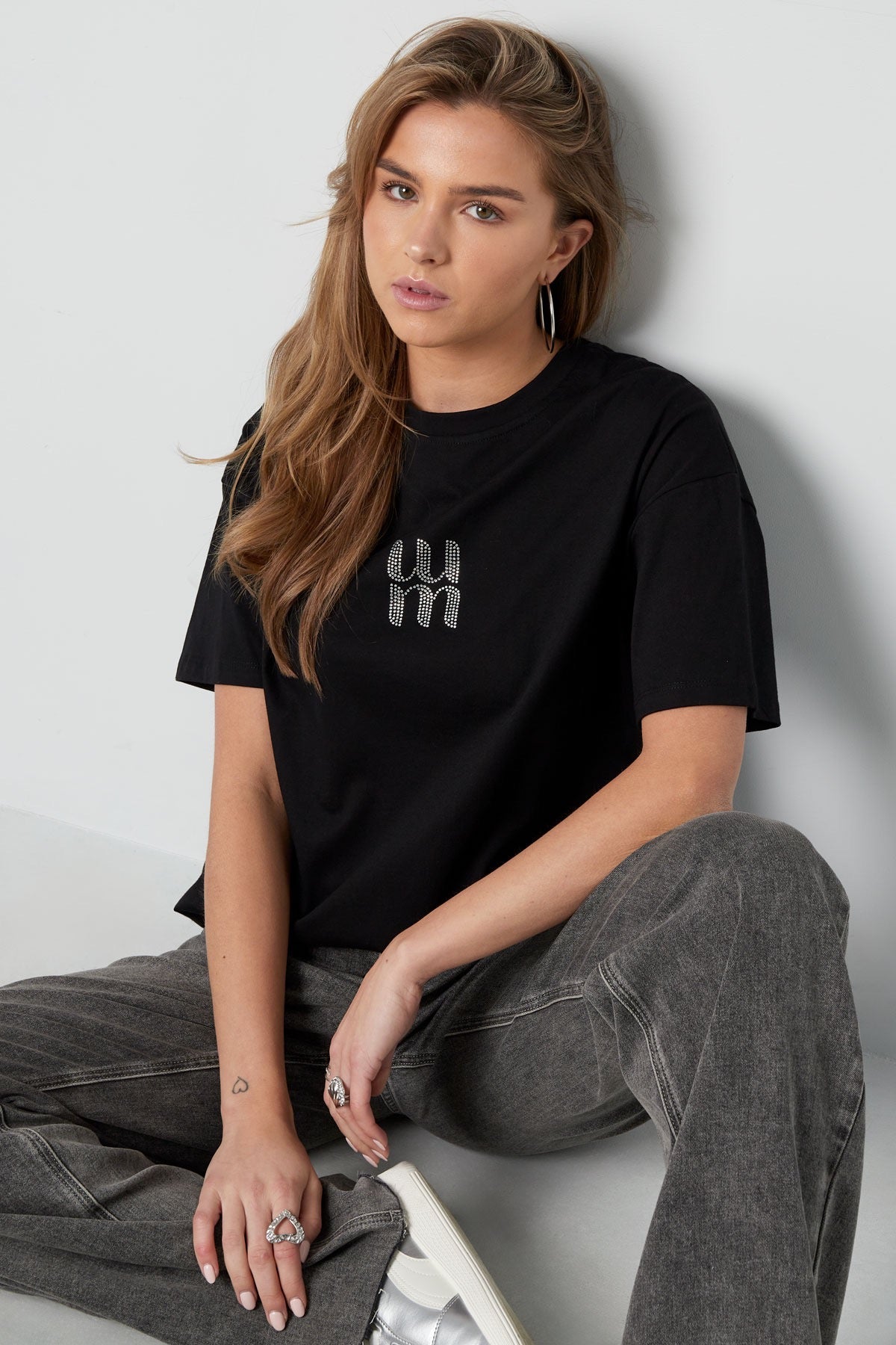 Letter M top - black