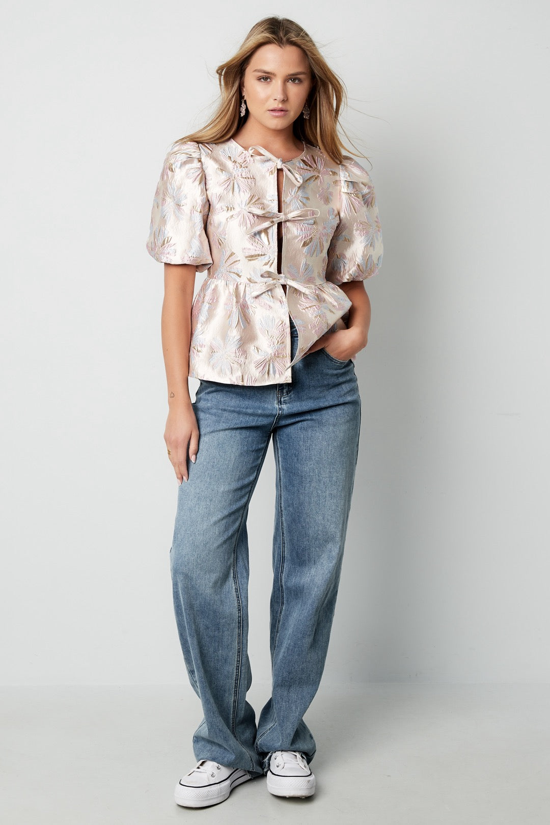 Top korte mouw met bloemenprint - champagne
