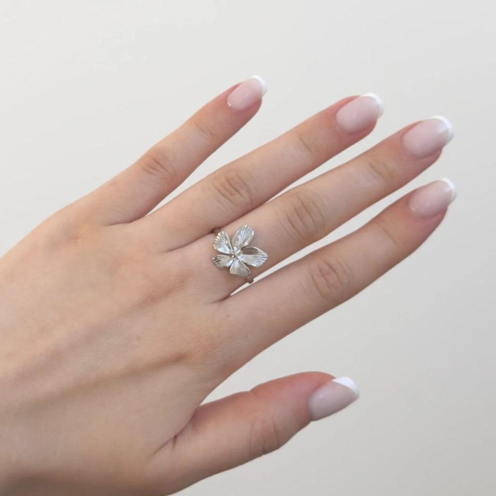 Mini flower ring