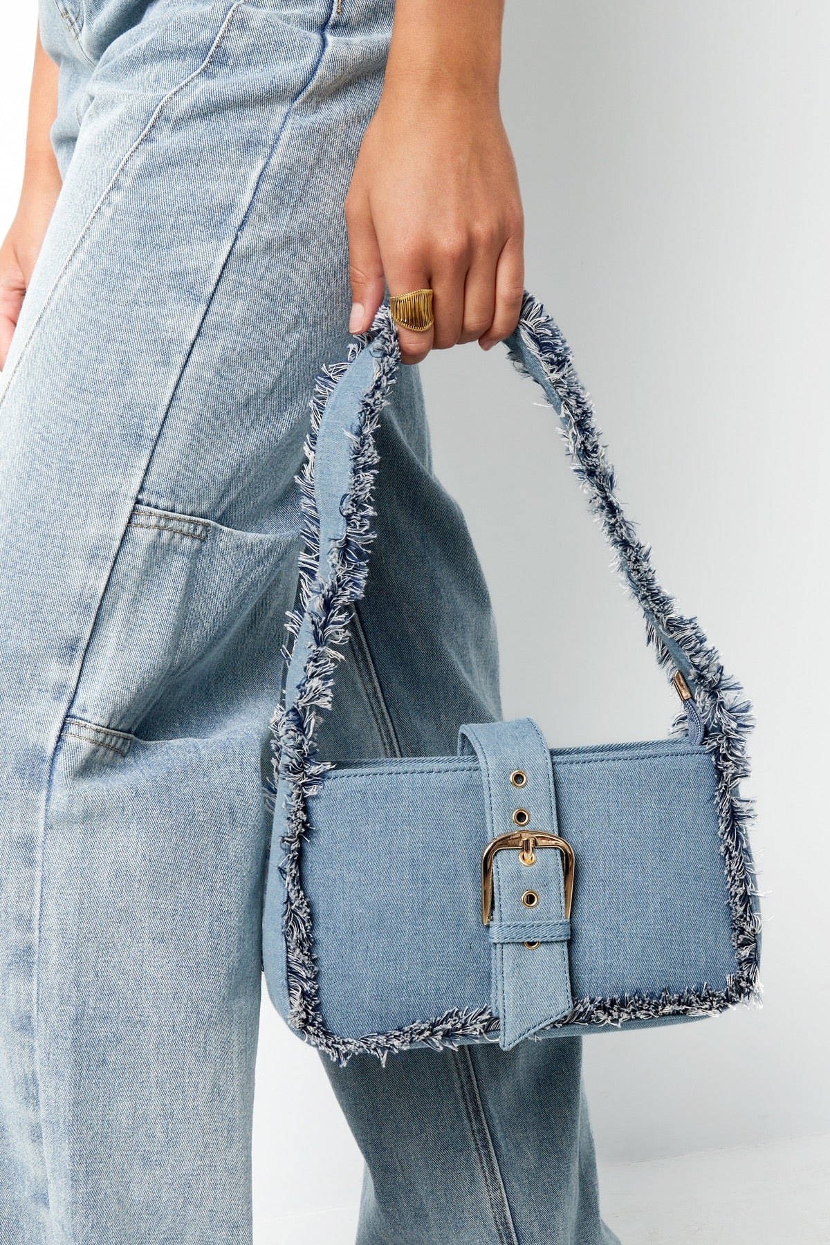Denim tas met franjes - lichtblauw