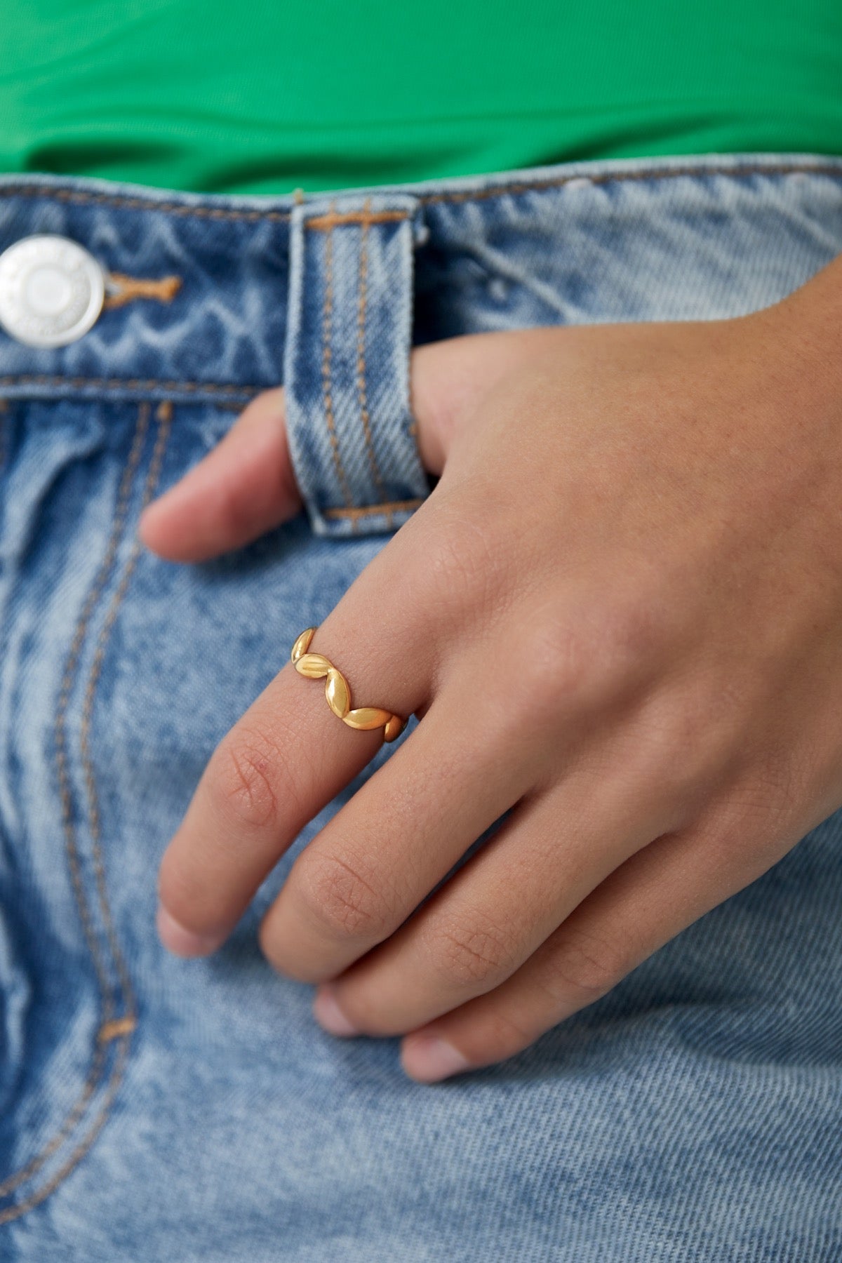 Wavy wonder ring - goud