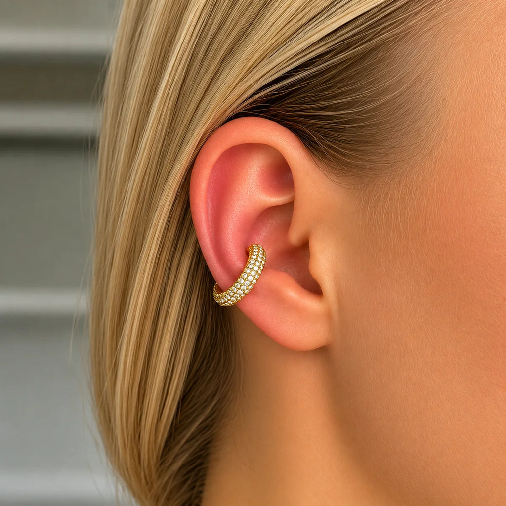 Strassy ear cuff