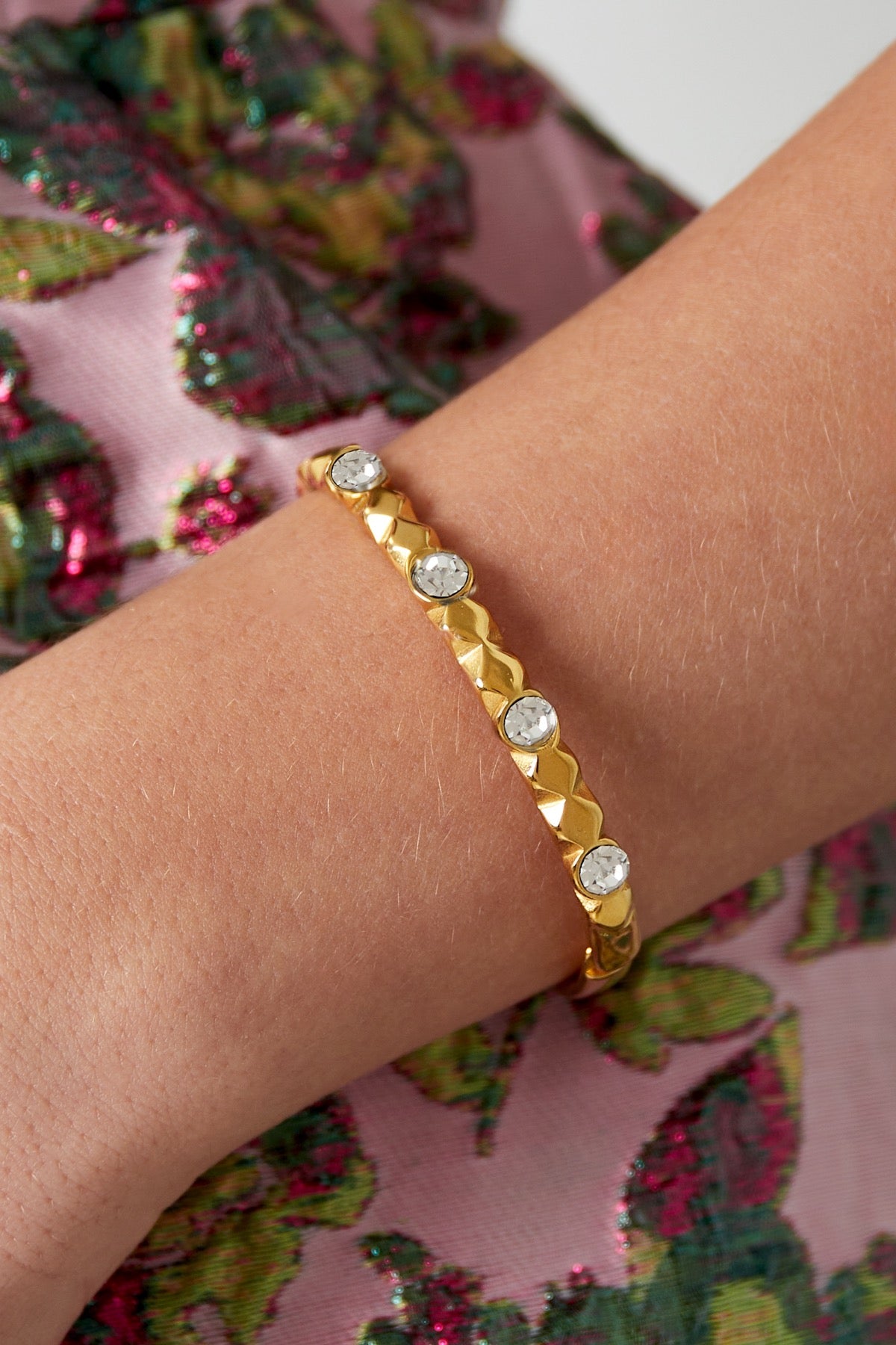 Diamond relief armband - goud