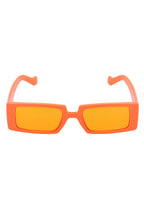 Kijk Uit, Hij’s Oranje
- zonnebril