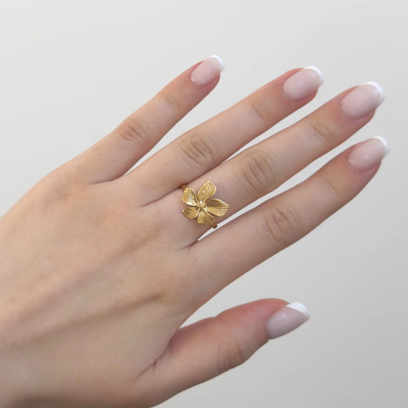 Mini flower ring