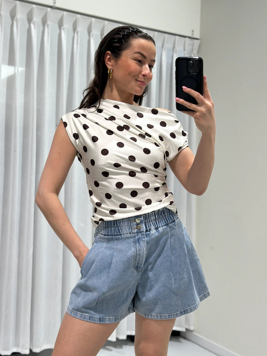 Mia top white
