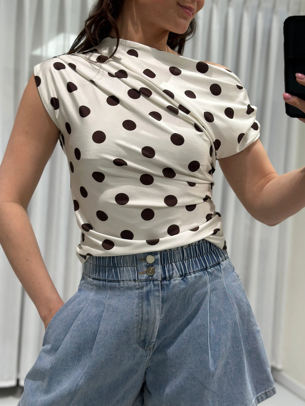 Mia top white