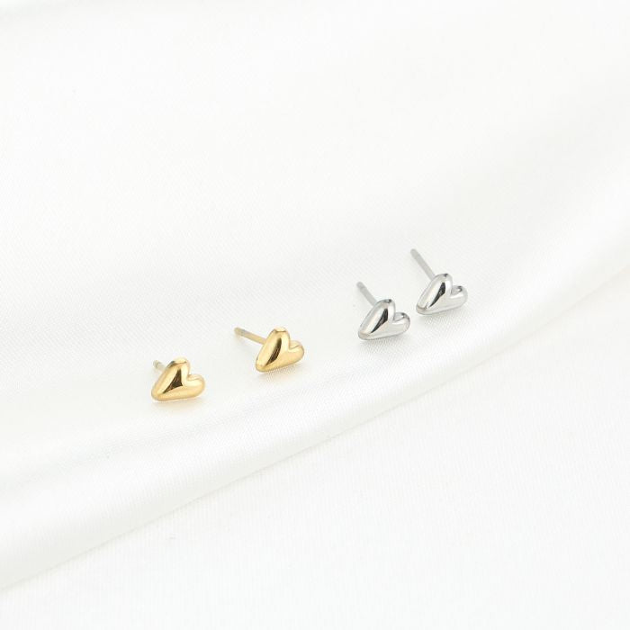 Tiny love studs oorbellen