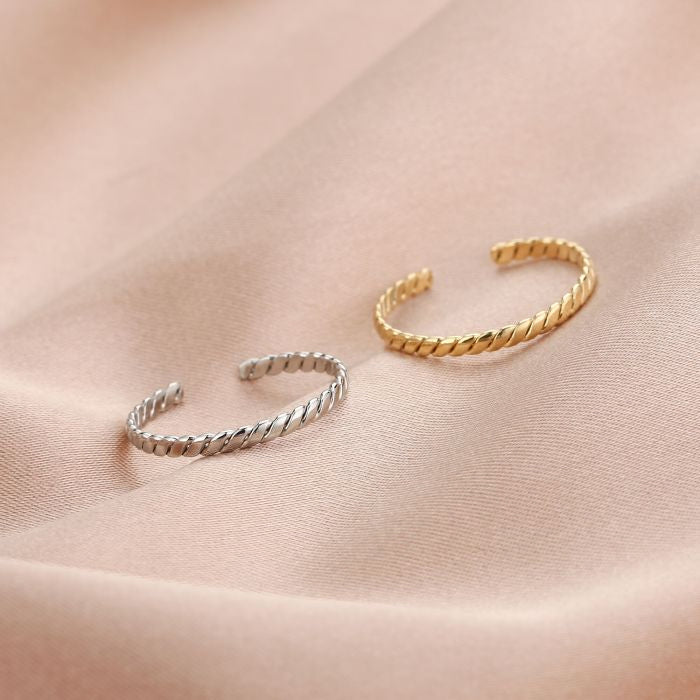 Fine motif ring