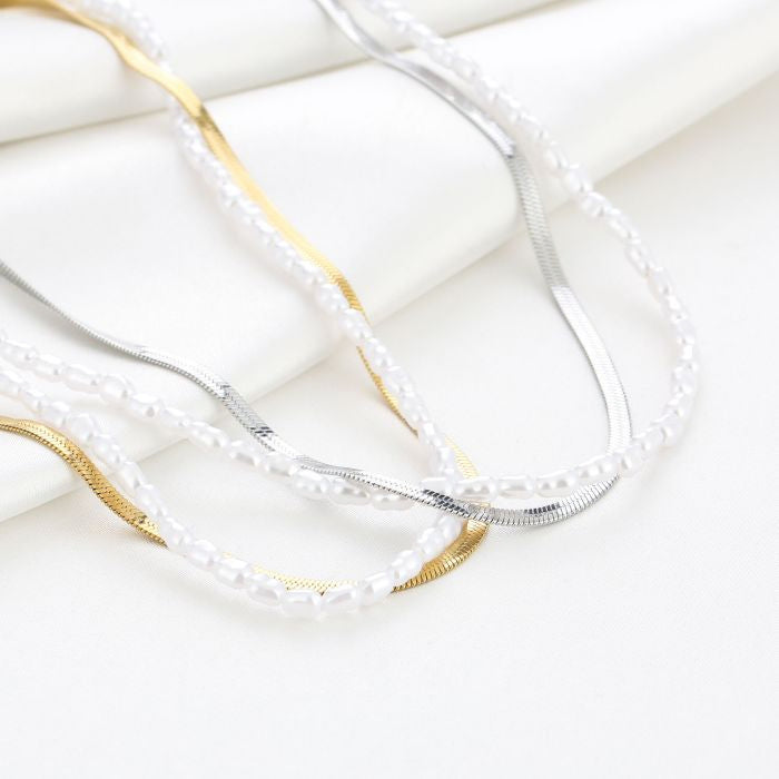 Snake pearl ketting